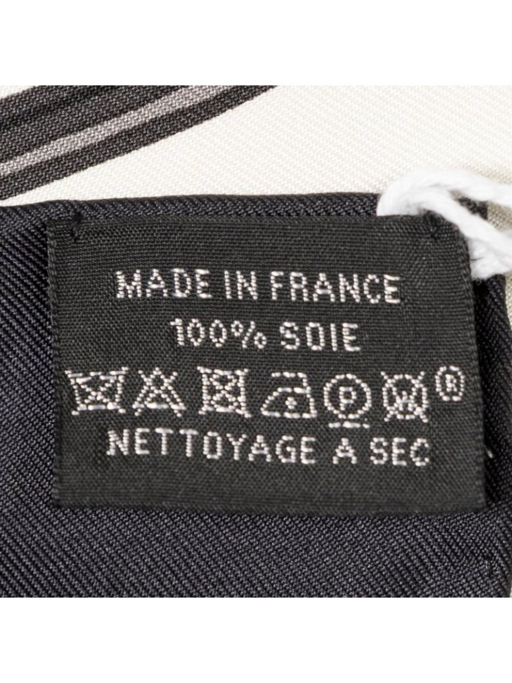 Hermes Scarf Black Ivory Twill Silk - Picture 5 of 5